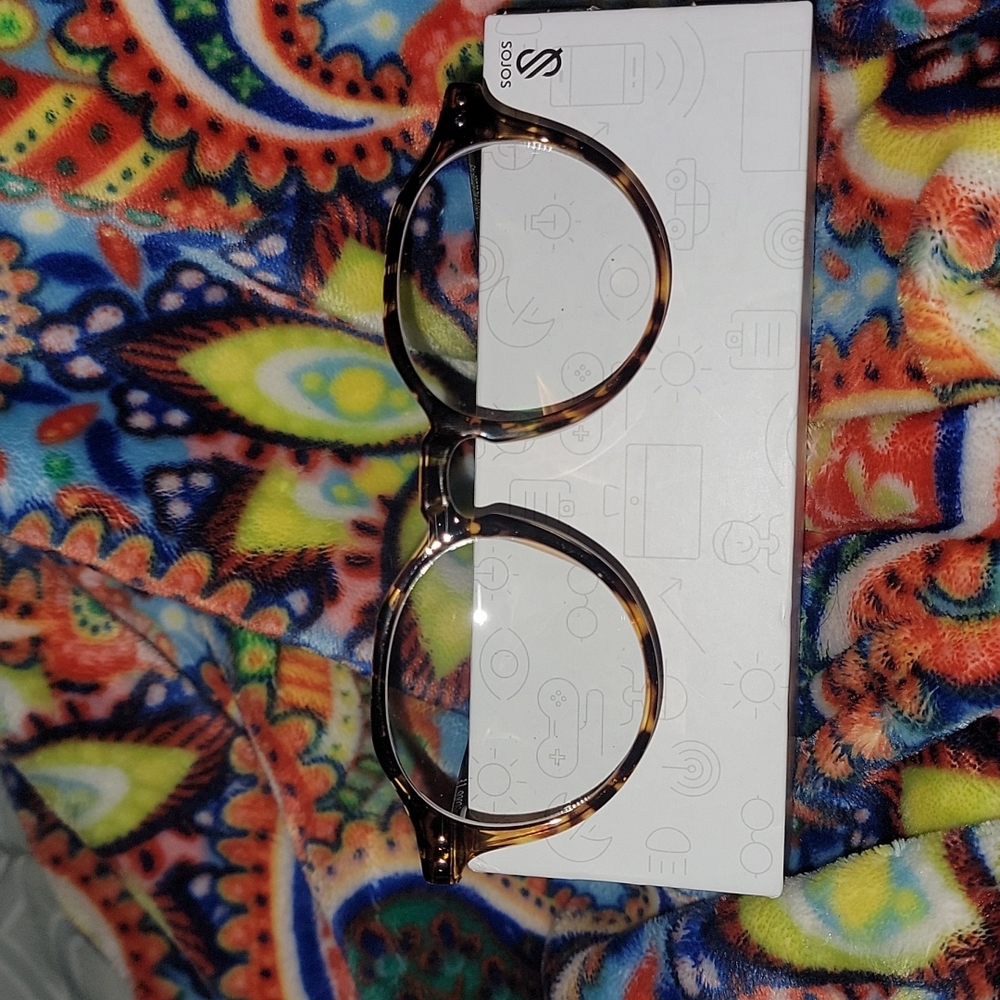 Blue blocking glasses